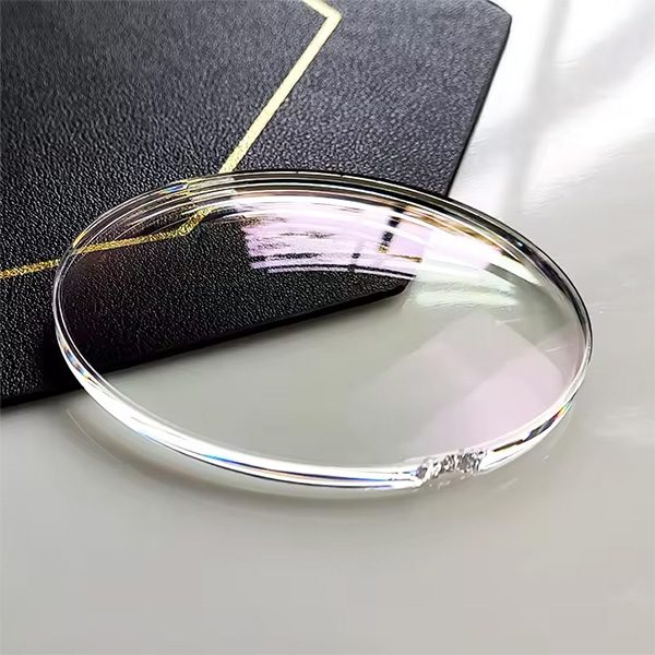 Illustration published with the Seesee article CR-39 Plastic vs. Polycarbonate vs. Trivex: Which Single Vision Lenses Are Right for You?: Polycarbonate Single Vision Lens